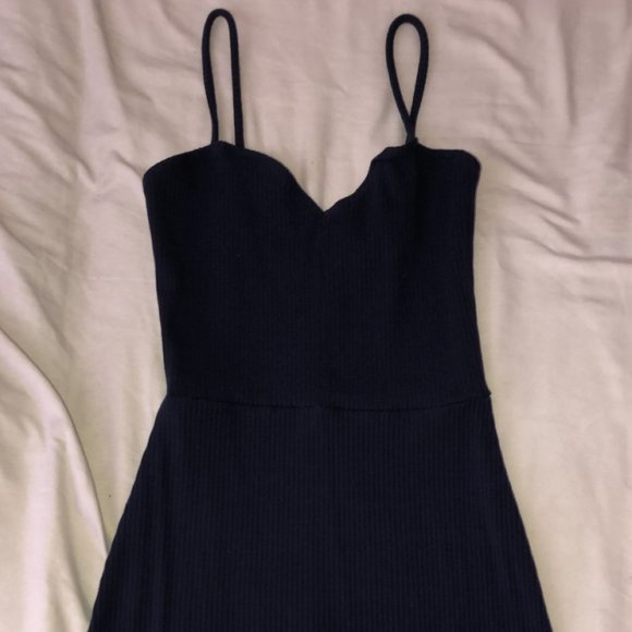 Reformation Spencer Dress - Picture 7 of 9